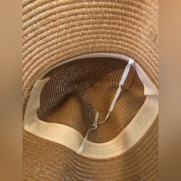 Wide-brimmed Straw Sun Hat - Picture 4 of 4